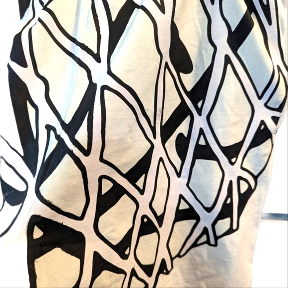 NWOT ..MARKET SMILEY IN THE NET UV SHORTS - WHITE...Size XXL - Picture 4 of 8